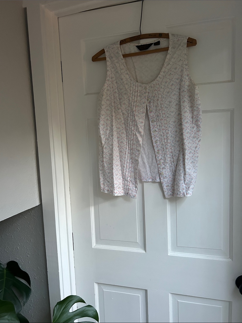 Vintage Eddie Bower Sleeveless White Floral Top
